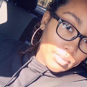 Meet your Posher, Kandle